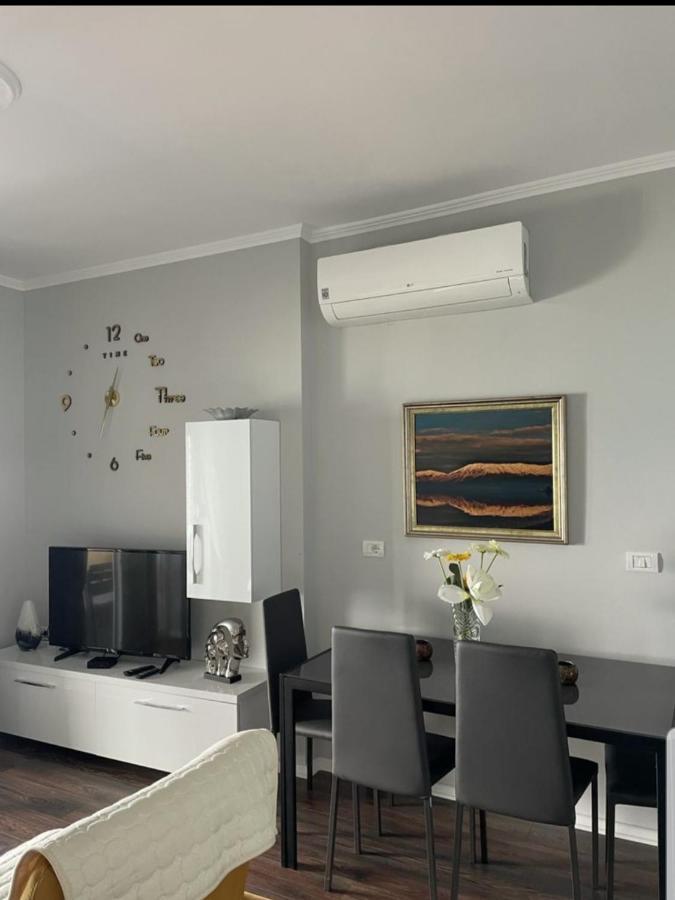 Kelvi'S Apartment Pogradec Exterior foto